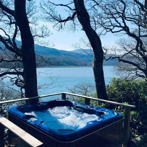Waterside Cader Cabin with Hot Tub, hotel v destinaci Barmouth