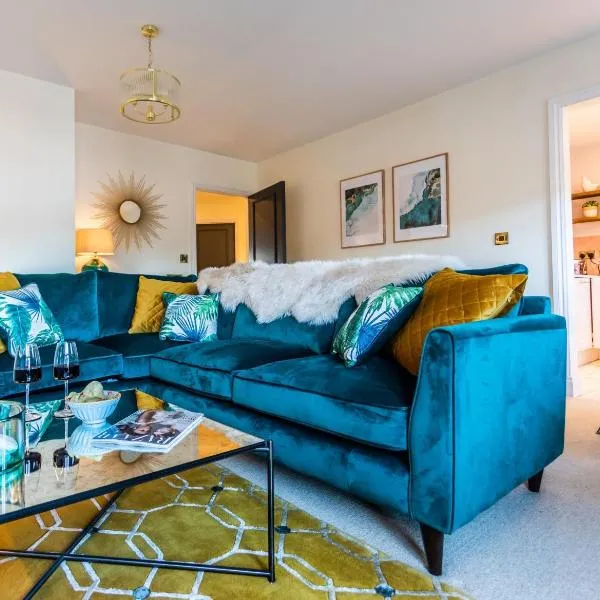 The Wharf - Luxury Apartment in Warwick sleeps 4 with Free Parking - close to Canal-Side pub - perfect for friends & family breaks, the races or work stays, hótel í Warwick