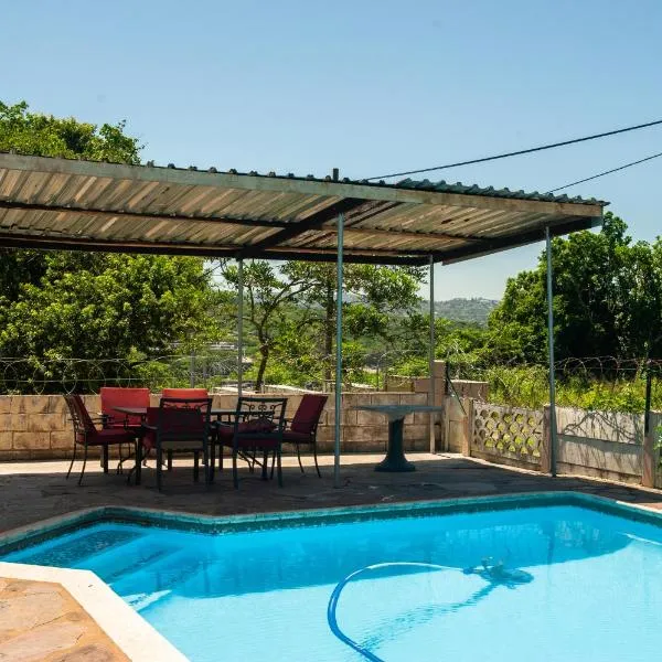 Nkosazana Guest House, hotel in Chatsworth