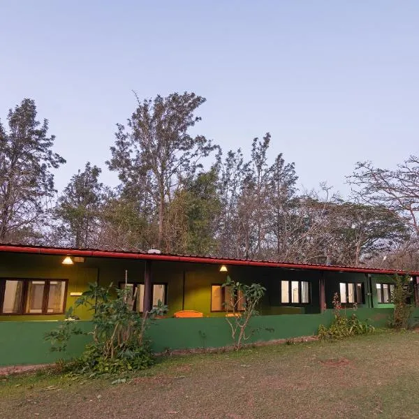 Bamboo Banks Farm & Guest House, hotel in Gūdalūr