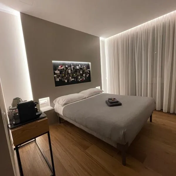 LUCRINO 45 by Ale, hotel in Rome