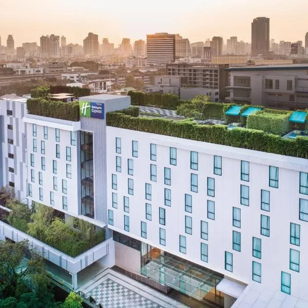 Holiday Inn Express Bangkok Soi Soonvijai by IHG, ξενοδοχείο στη Μπανγκόκ