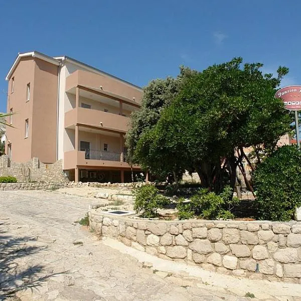 Pansion Jurko, hotel v destinaci Pag