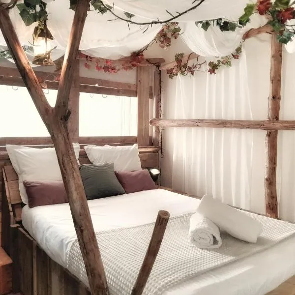 le Crusoé à l'étang d'Anty -chambre d'hôtes, hotel in Saint-Nabord