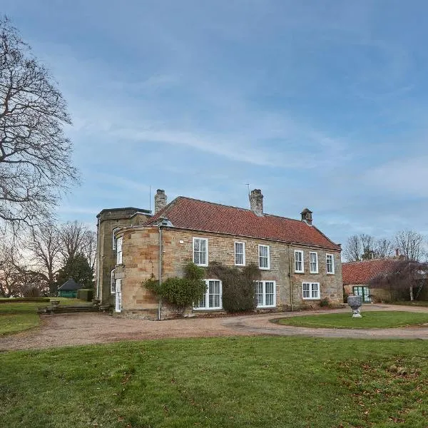 Silton Hall - Grade II Hall & Swimming Pool, hotel i Nether Silton