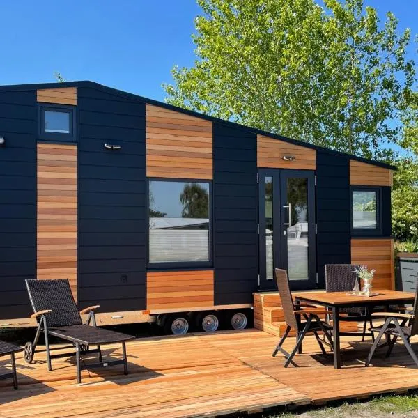 Tiny House Moritz, hotel v destinaci Fedderwardersiel