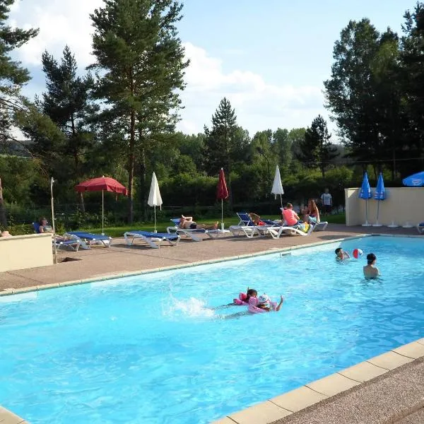 Camping les Pinasses, hotel v destinaci La Chapelle