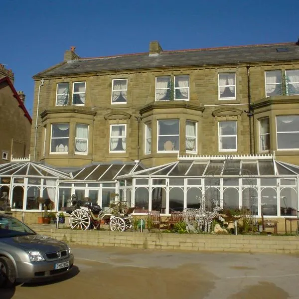 Monterey Beach Hotel: Lytham St Annes şehrinde bir otel