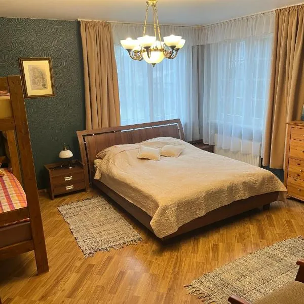 Family house room, hotel in Salacgrīva