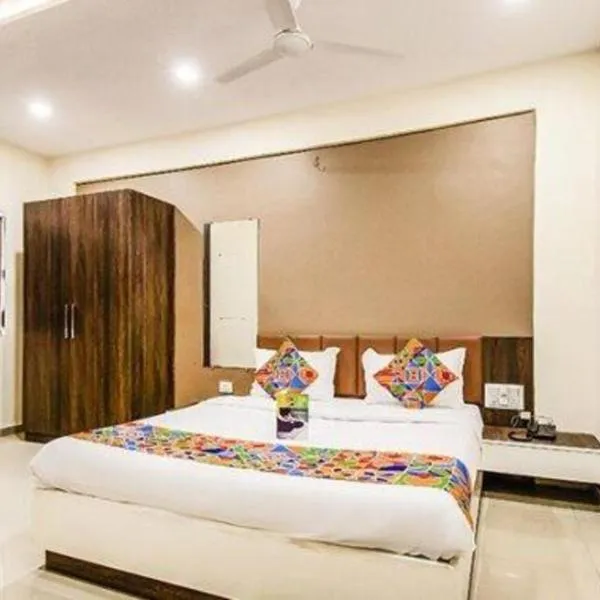 FabExpress Pratiksha, hotel in Dahegām