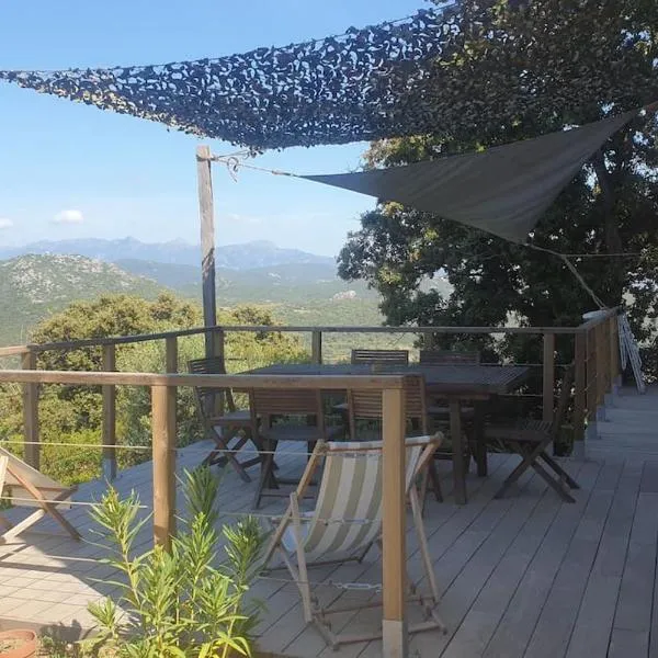 Meublé de tourisme avec terrasse vue montagne, hotel v destinaci Grossa