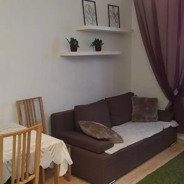 Apartament Szczęśliwicka، فندق في وارسو