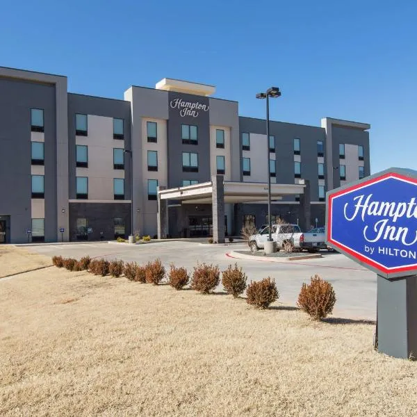 Hampton Inn Mustang, hotell i Mustang