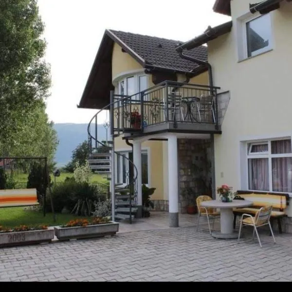 Rooms & Apartment Jozić, hotel in Prozor