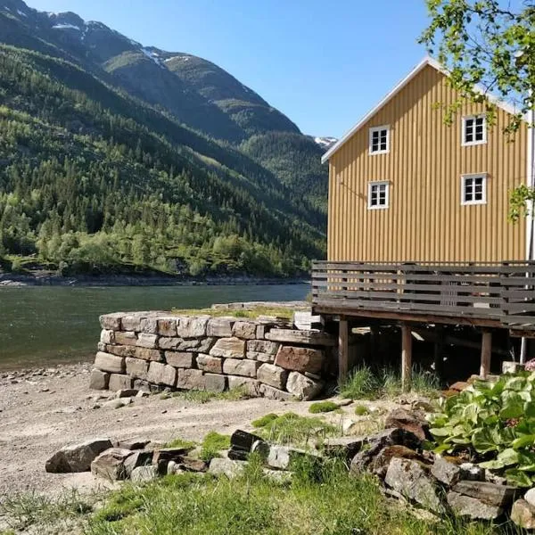 Sjøgata Riverside Rental and Salmon Fishing, hotel in Mosjøen