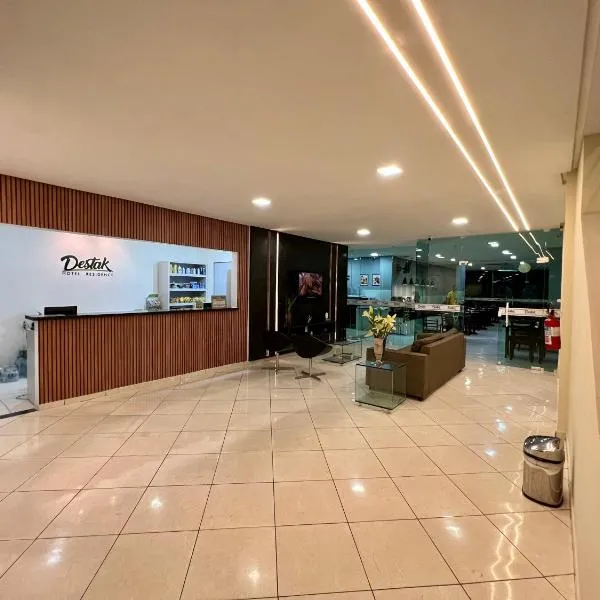 Destak Hotel Residence, מלון בPalmares