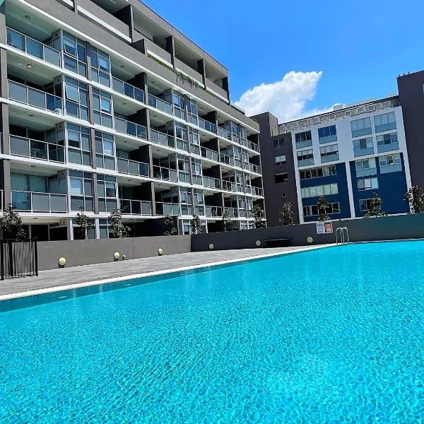 AQUA 306 POOLSIDE Luxury Apartment , Honeysuckle, NEWCASTLE FREE Parking, hotel v destinaci Newcastle