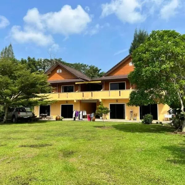 Relaxation guesthouse, hotel in Thalang