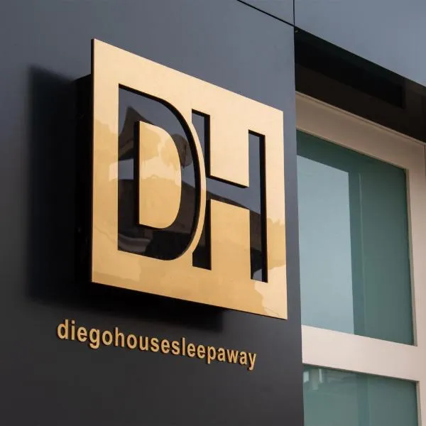 Diegohousesleepaway, hotel v destinaci Vittoria