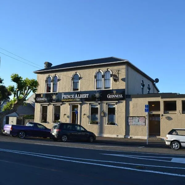 The Prince Albert Backpackers & Bar, hotel in Cable Bay