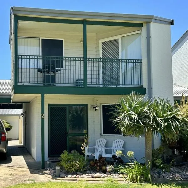 Beachside Townhouse Bunbury, hotel di North Boyanup