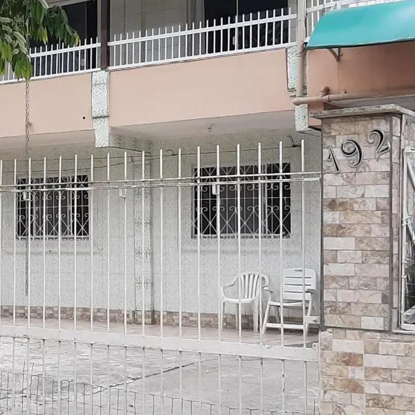 Casas de Aluguel da Lulu, hotel in Itapema