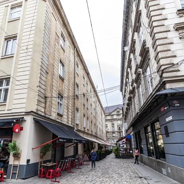 Golden Rose ! Apartments Lviv, hotel in Lviv