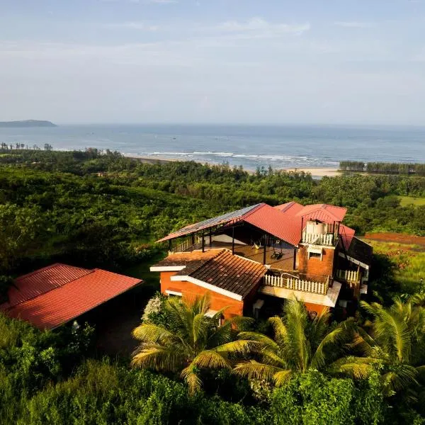 Sea Nest Villa, 3BHK Panoramic Sea View , Ganpatipule, hotel di Malgund
