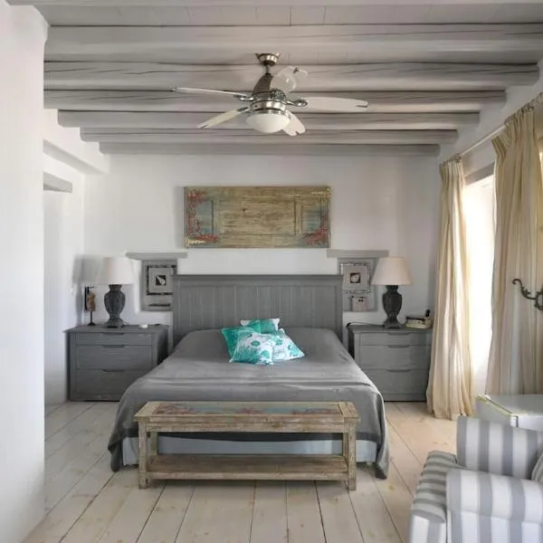 SUNRAY Paros Beach front 2 bedroom house next to kite sports, хотел в Кампос Парос (bg)