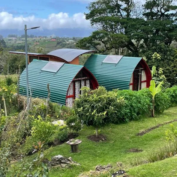 Glamping Campo Alegre, hotel en Tierra Blanca