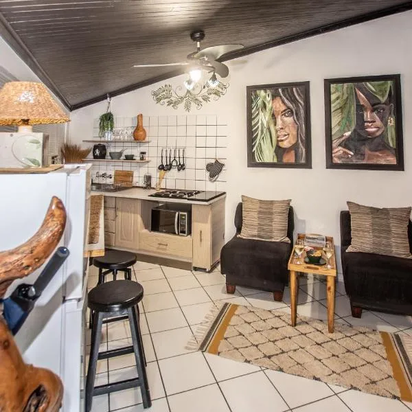 Hello Sunshine Self Catering Studio Apartments, hotel v destinaci Nelspruit