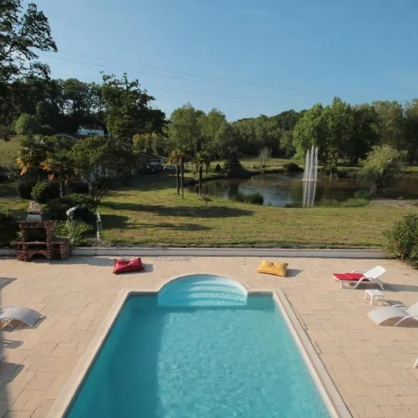 Domaine du Haou - Grand gîte au cœur d'un domaine bucolique, hotel en Saint-Laurent-de-Gosse
