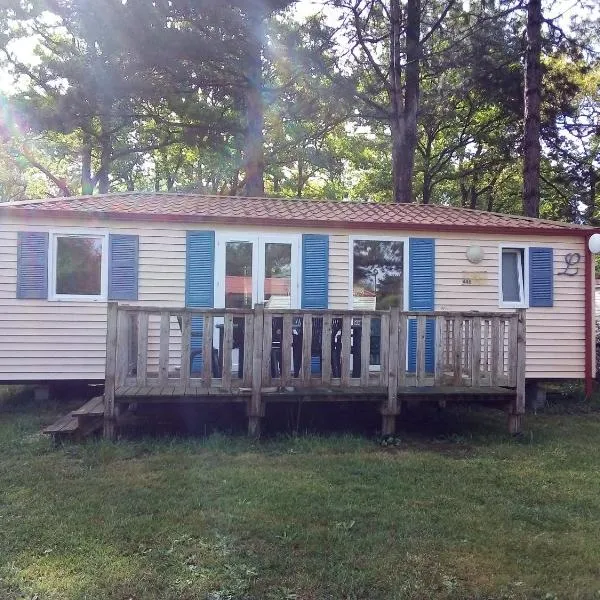 Mobil-home 6 personnes 3 chambres, hotel a La Boissière-de-Montaigu