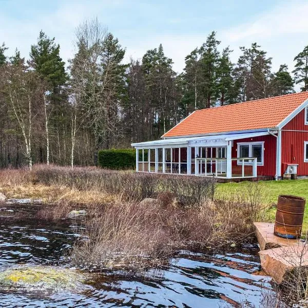 Amazing Home In Reftele With Sauna, hotel v destinácii Reftele