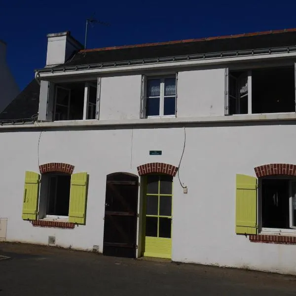 Maison cosy avec jardin, centre de Sauzon, 200m du port, 3 chambres, WiFi, terrasse et barbecue - FR-1-418-211, hotel v destinaci Sauzon