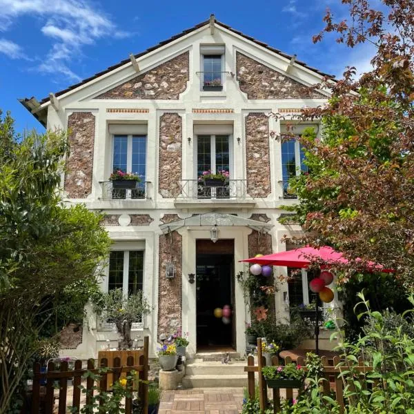 Petit studio de la Maison du Bonheur - Rez de jardin, hotel in Villiers-sur-Marne