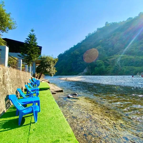 Euphoric River Resort、リシケーシュのホテル