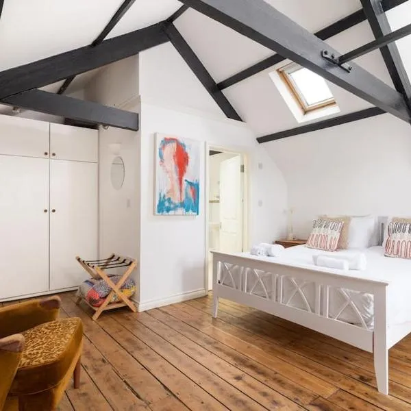 Stylish Cornish Village 3 bedroom house old Newlyn, hotelli kohteessa Newlyn