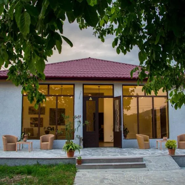 Zhebota garden Tianeti, hotell i Tʼianetʼi