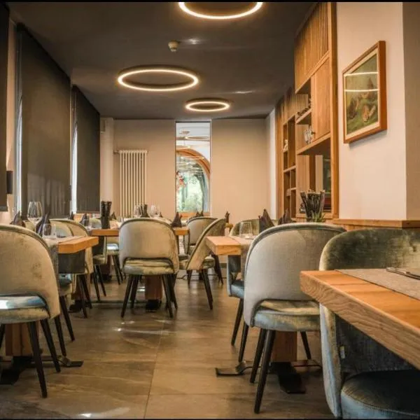 Hotel Eccher 3 stelle Superior – hotel w mieście Mezzana