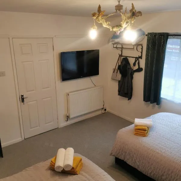 116 Maison Dieu Road Room A in Dover, hotel in Dover