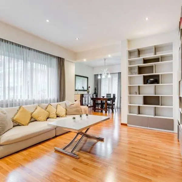 Exclusive Apartment in Eur Lake: Roma'da bir otel