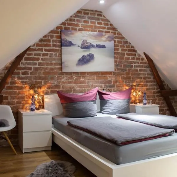 Kleine gemütliche Einliegerwohnung mit Garten und Pool, hotel in Nordstemmen