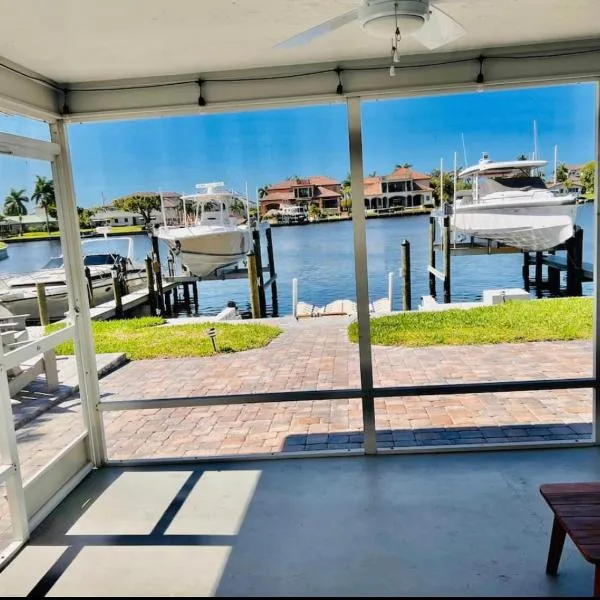 Cheerful home with two Bedrooms, hotel v destinaci Cape Coral