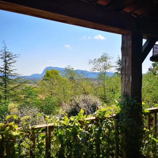 Domaine des Arcs, hotel v destinaci Saint-Martin-de-Londres