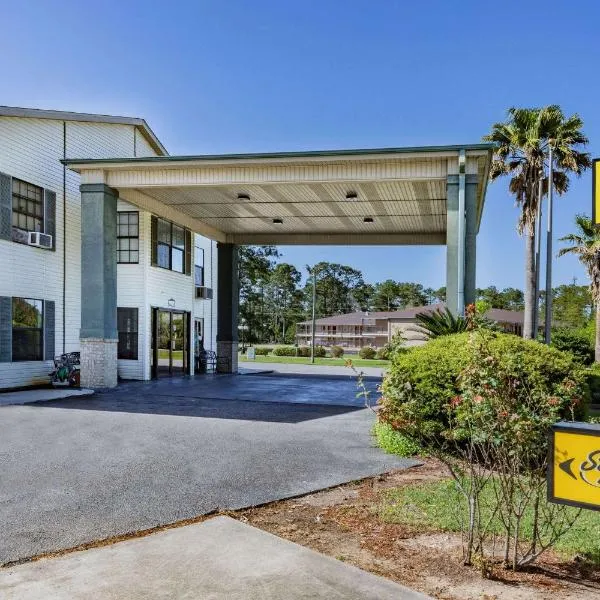 Super 8 by Wyndham Kinder/Coushatta near Casino – hotel w mieście Kinder