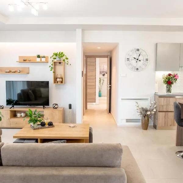 Lilium Apartment, hotel Koszban
