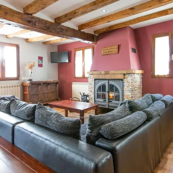 Casa rural Enekoizar, hotel in Abaurrea Alta
