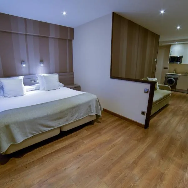 Apartamentos Turísticos Llanes, hotel v destinaci Llanes