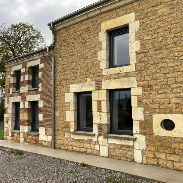 Gîte le Corbeau, hotel en Girondelle